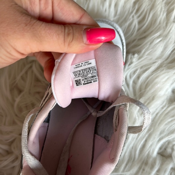 Girls Reebok Classic Runners - 11 - Picture 5 of 5